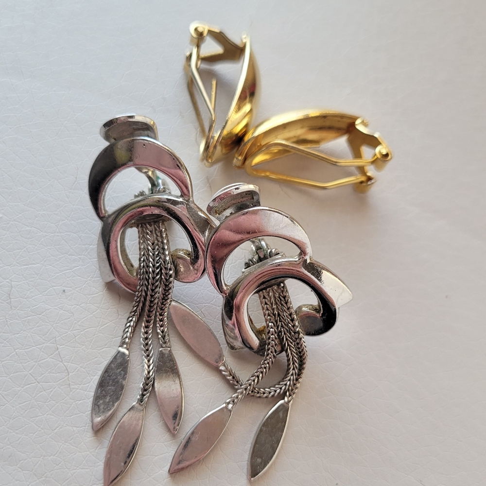 Vintage Monet Silver-tone & Unsigned Gold-tone Clip-On Earrings ~ 1970s? - Picture 10 of 16